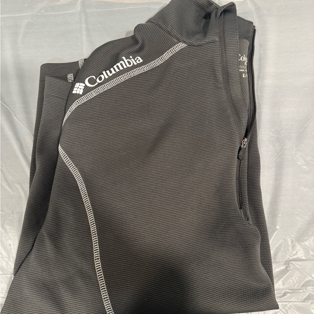 Columbia Golf UC Bearcats Quarter Zip Pullover — Men’s Large - Picture 3 of 3